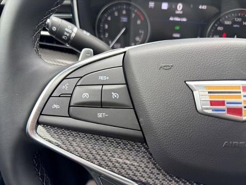 Used 2025 Cadillac XT5 Sportv w/ LPO, Onyx Lite Package AWD/4WD image 33