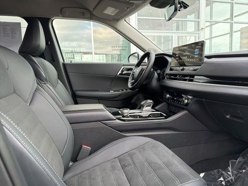 Used 2025 Mitsubishi Outlander SE image 29