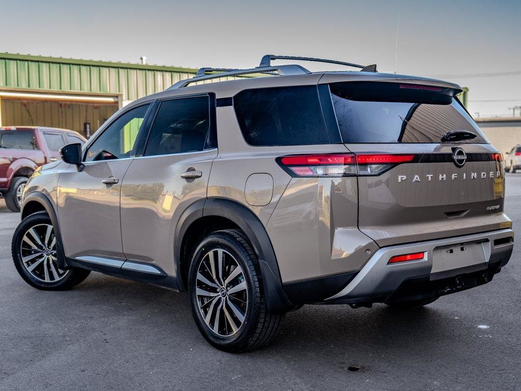 Used 2023 Nissan Pathfinder Platinum FWD image 4