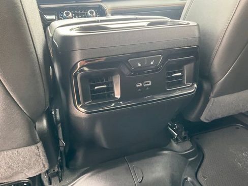 Used 2022 GMC Sierra 1500 AT4 w/ AT4 Preferred Package AWD/4WD image 23