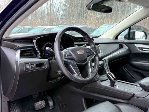 Used 2018 Cadillac XT5 Luxury w/ Driver Awareness Package image 17