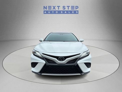 Used 2018 Toyota Camry XSE FWD image 2