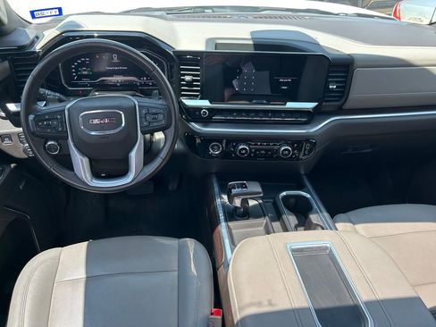 Used 2022 GMC Sierra 1500 SLT AWD/4WD image 19