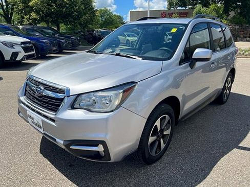 Used 2017 Subaru Forester 2.5i Premium AWD/4WD image 3