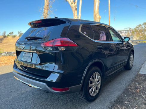 Used 2017 Nissan Rogue S FWD image 10