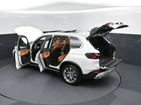 New 2026 BMW X5 xDrive40i w/ Climate Comfort Package AWD/4WD image 47