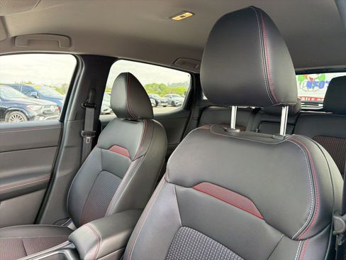Used 2026 Nissan Kicks SR image 10