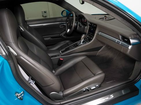 Used 2017 Porsche 911 Carrera S RWD image 2