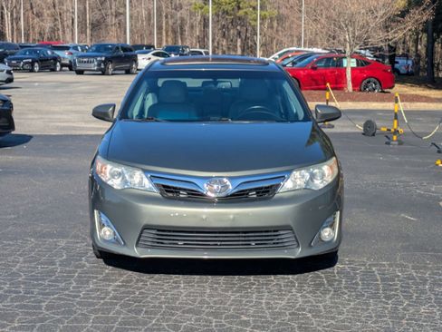 Used 2014 Toyota Camry XLE image 2