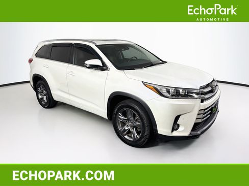 Used 2018 Toyota Highlander Limited Platinum FWD image 1