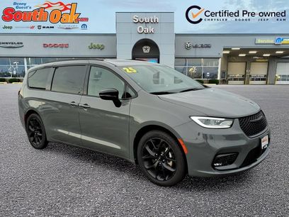 Certified 2025 Chrysler Pacifica Limited