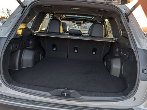 Certified 2025 Subaru Forester Limited image 18