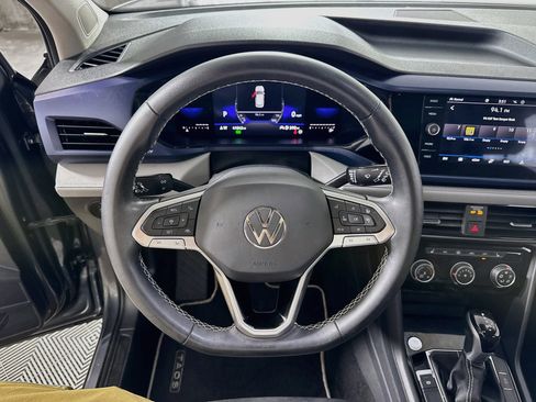 Used 2023 Volkswagen Taos SE w/ Panoramic Sunroof Package AWD/4WD image 15