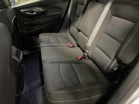 Used 2023 GMC Terrain SLE image 11