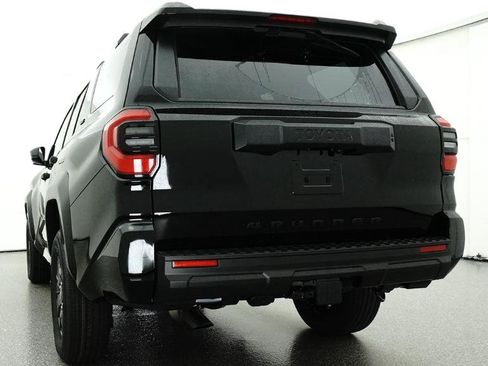 New 2026 Toyota 4Runner SR5 AWD/4WD image 5
