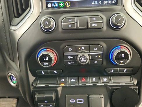 Used 2021 Chevrolet Silverado 1500 LT AWD/4WD image 20