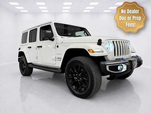 Used 2022 Jeep Wrangler Unlimited Sahara w/ Cold Weather Group AWD/4WD image 3