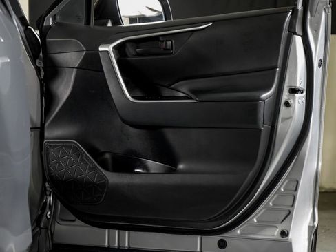 Used 2022 Toyota RAV4 LE image 34