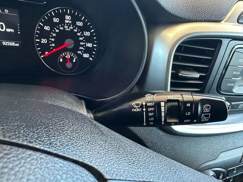 Used 2017 Kia Sorento LX Sport Utility 4D image 14