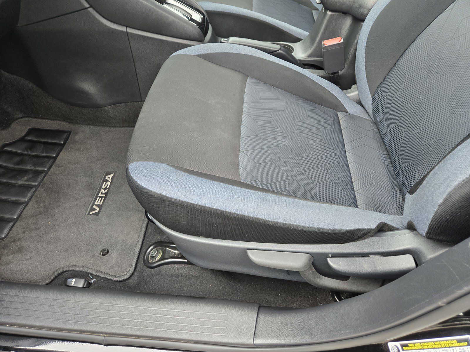 Used 2025 Nissan Versa SV FWD image 13