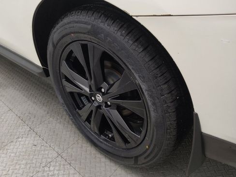 Used 2018 Nissan Pathfinder SL w/ Midnight Edition Package image 31