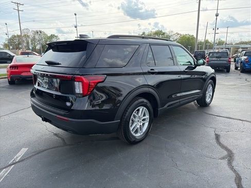 New 2026 Ford Explorer Active RWD image 7