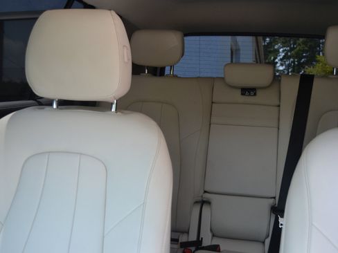 Used 2023 Mercedes-Benz GLB 250 image 39