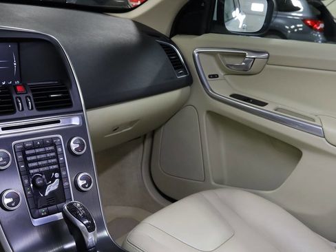 Used 2016 Volvo XC60 T5 Premier image 14
