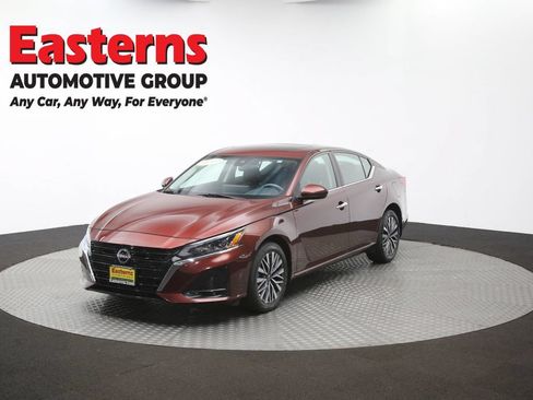 Used 2024 Nissan Altima 2.5 SV w/ SV Premium Package AWD/4WD image 56