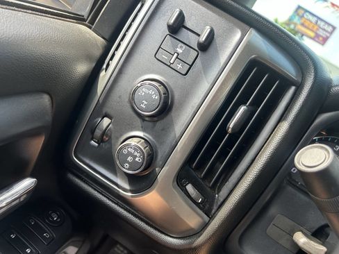 Used 2018 Chevrolet Silverado 1500 LT w/ All Star Edition AWD/4WD image 33