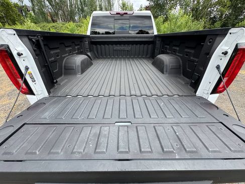 Used 2022 GMC Sierra 1500 AT4 w/ AT4 Premium Package AWD/4WD image 10