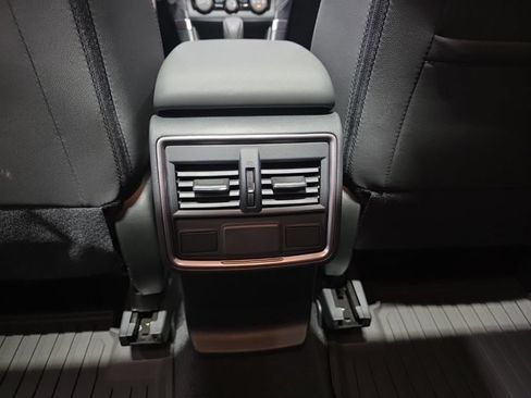 Used 2019 Subaru Forester Premium w/ All-Weather Package AWD/4WD image 11