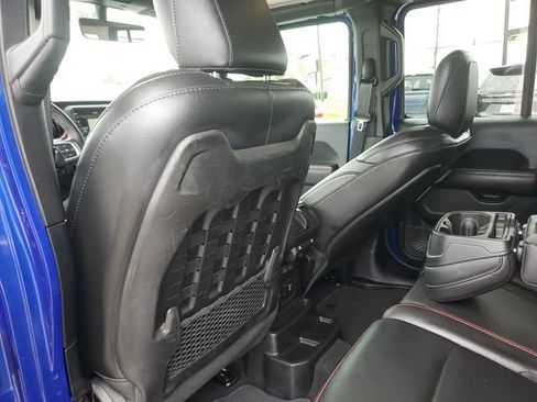 Used 2019 Jeep Wrangler Unlimited Rubicon AWD/4WD image 12