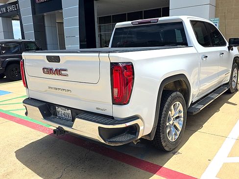Used 2019 GMC Sierra 1500 SLT RWD image 3