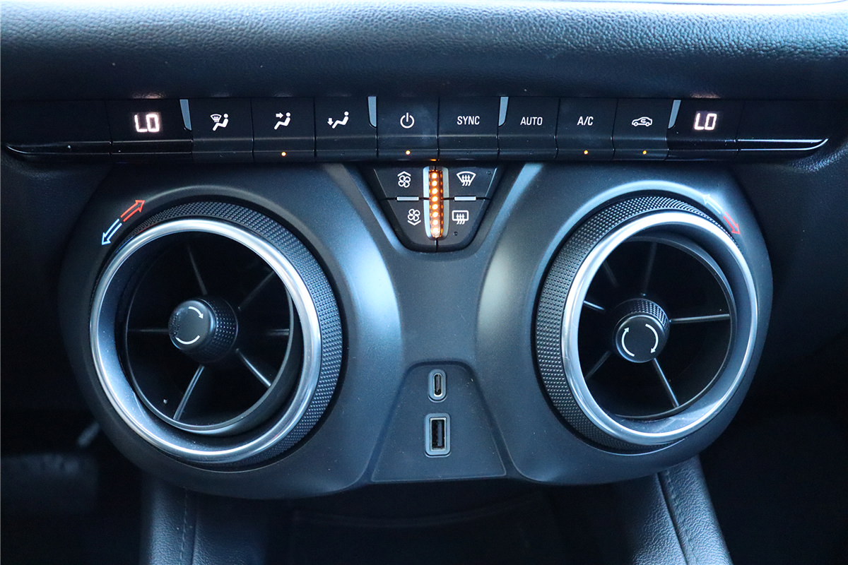 Used 2020 Chevrolet Blazer LT w/ LPO, Floor Liner Package FWD image 32