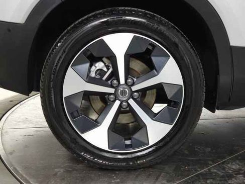 Certified 2025 Volvo XC40 B5 Plus image 13