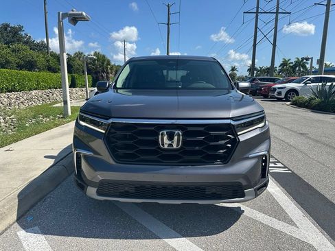 Used 2025 Honda Pilot EX-L image 2
