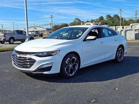 Used 2022 Chevrolet Malibu LT image 3