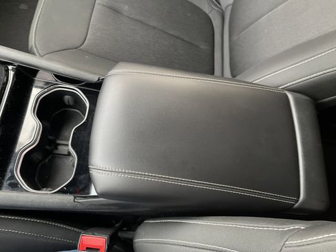 Used 2023 Jeep Grand Cherokee L Laredo image 28