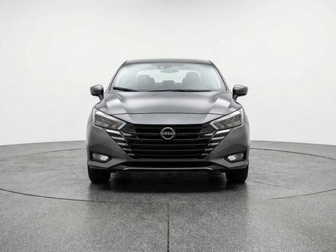 Used 2025 Nissan Versa SV image 2