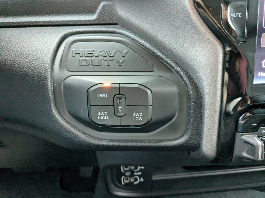 Used 2026 RAM 2500 Laramie AWD/4WD image 29