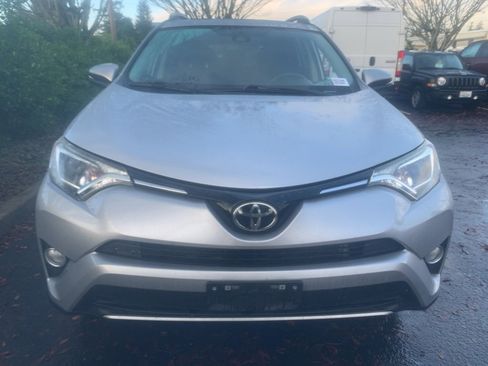 Used 2018 Toyota RAV4 XLE image 5