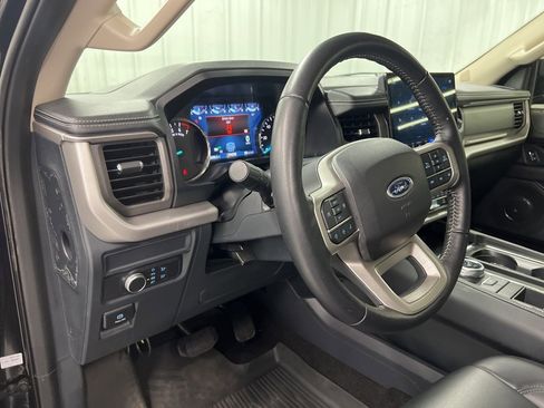 Used 2022 Ford Expedition Max XLT image 17