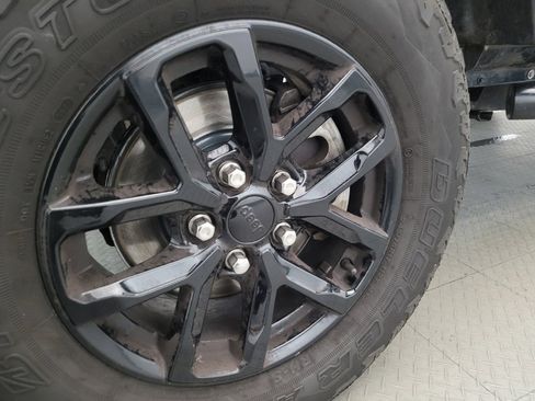 Used 2018 Jeep Wrangler Sport image 31