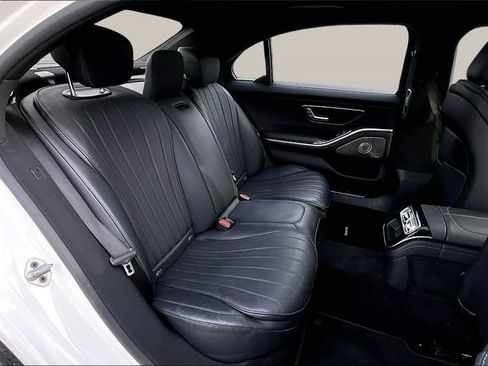 Certified 2022 Mercedes-Benz S 500 4MATIC image 28
