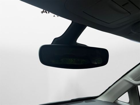 Used 2024 Chrysler Pacifica Touring-L image 27