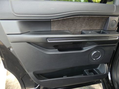 Used 2019 Ford Expedition Max Limited w/ Equipment Group 301A image 43