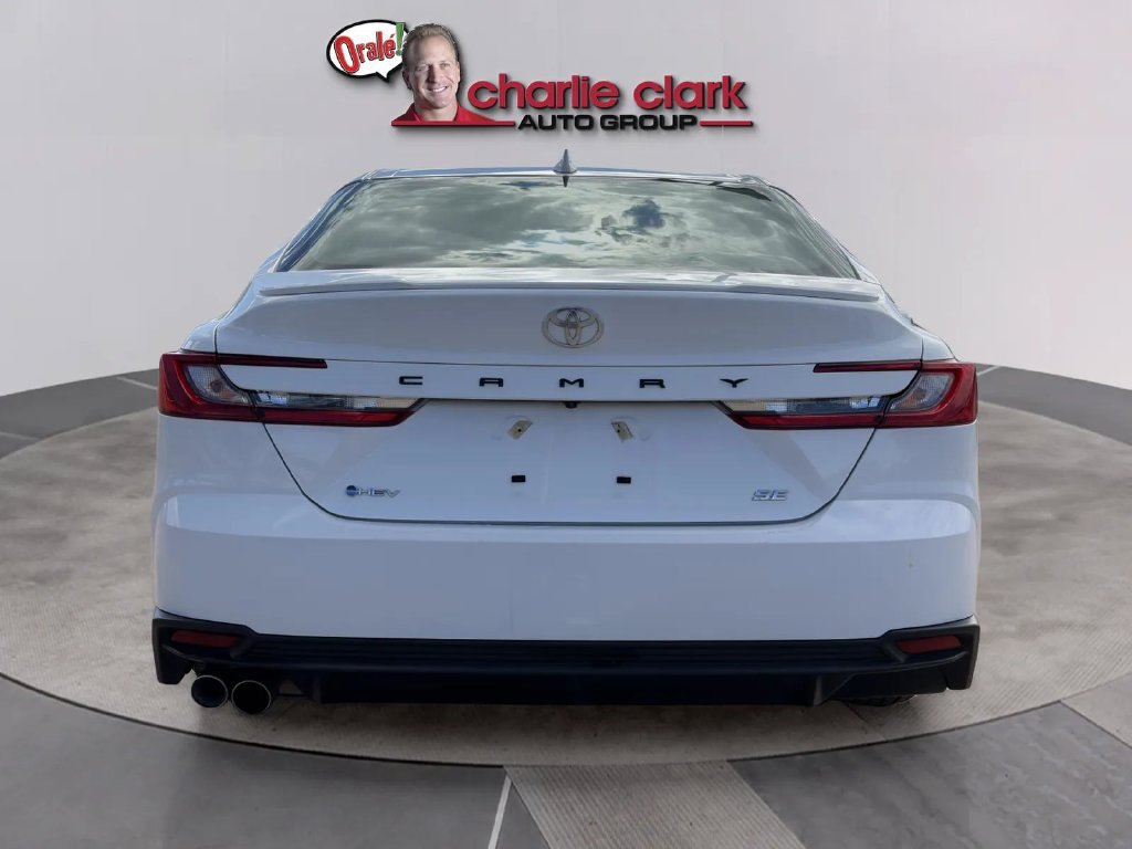 Used 2025 Toyota Camry SE FWD image 3