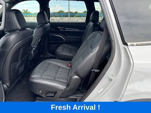 Used 2023 Kia Telluride SX Prestige X-Pro AWD/4WD image 3