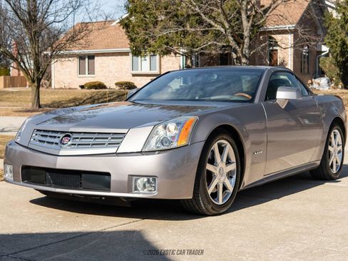 Used 2004 Cadillac XLR image 22